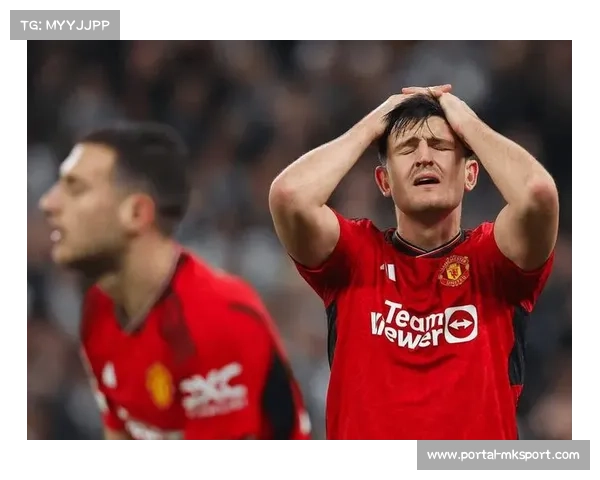 曼联前锋多点进攻减轻整体进攻压力